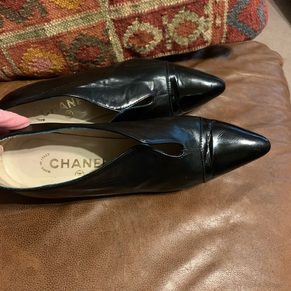 ***SOLD**** Black Chanel Split V Top Heels sz 38 - Picture 14 of 15
